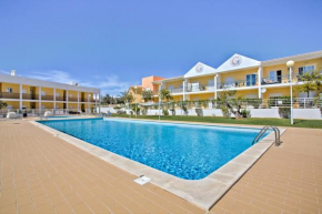 Vibrant Family Apartment in Vale de Parra, Guia